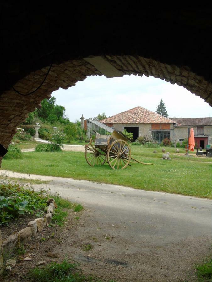Eco Logis De Chantegrolle Champagne-Mouton Kültér fotó